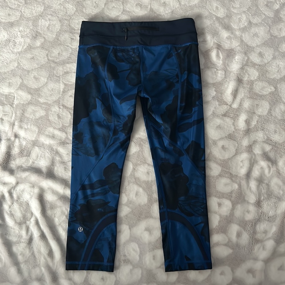 Lululemon Run Inspire Jumbo Inky Floral Crop Leggings Tights Size 6 - Picture 6 of 10